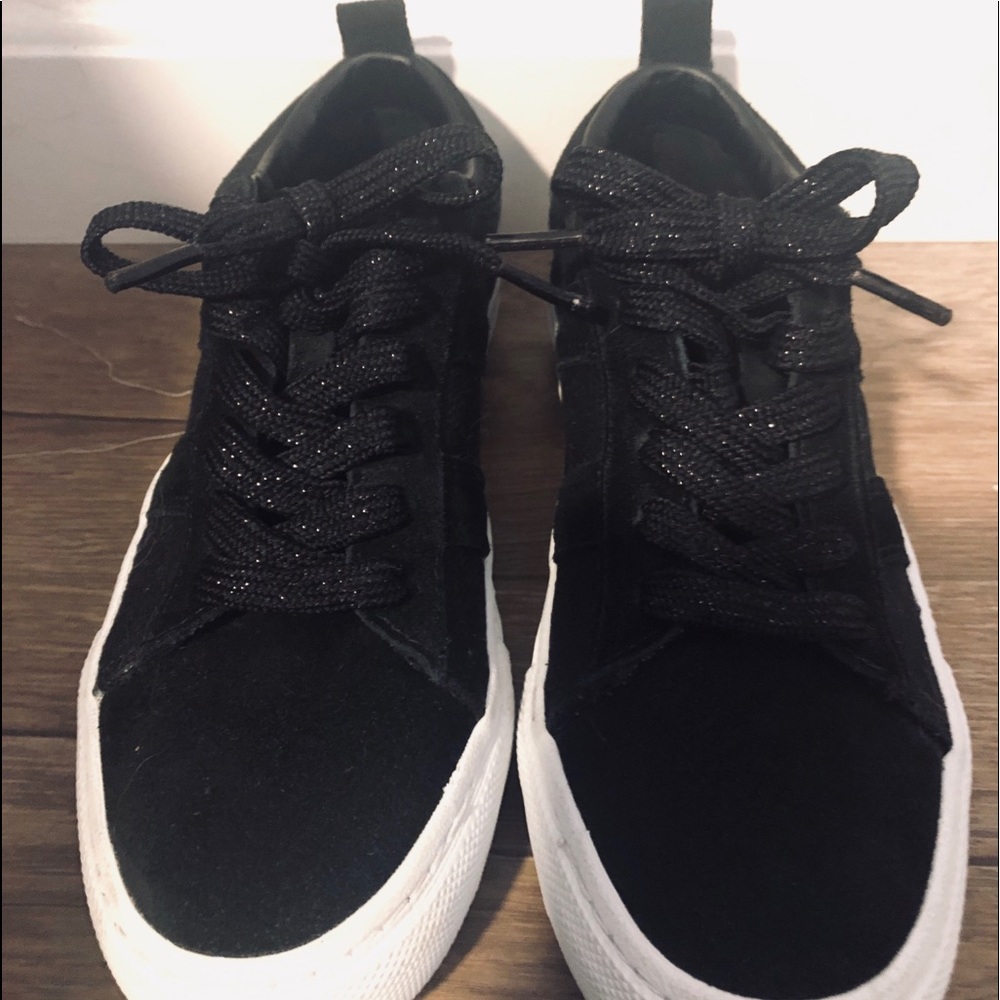 BRAND NEW ZARA black sneakers!